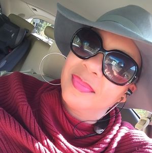 Meet your Posher, Dana